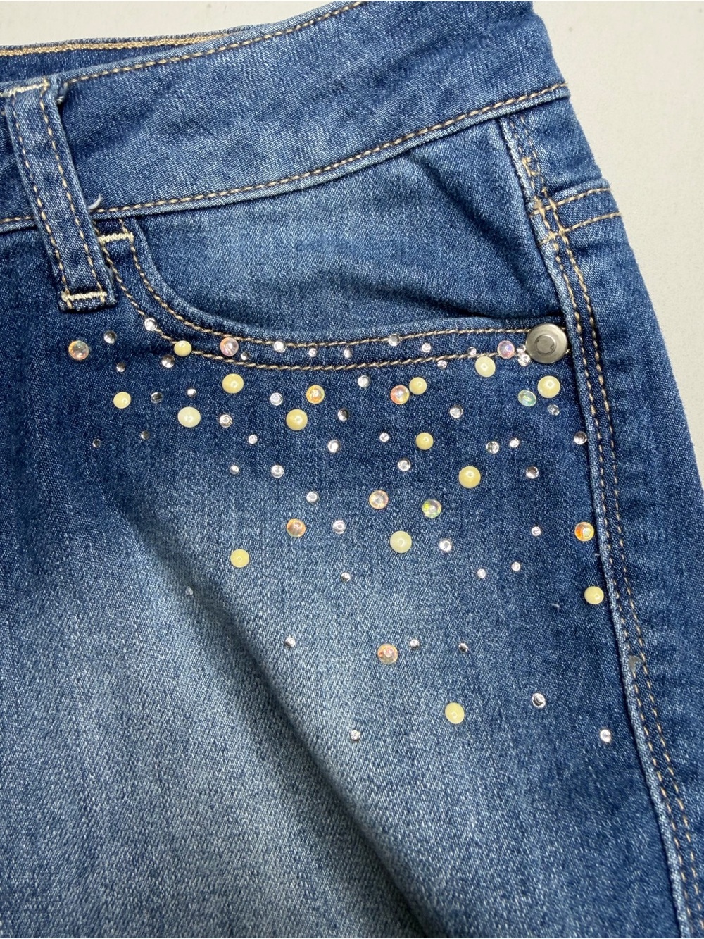 Candie’s Rhinestone Embellished Denim Shorts – Size 1 - Picture 2 of 6